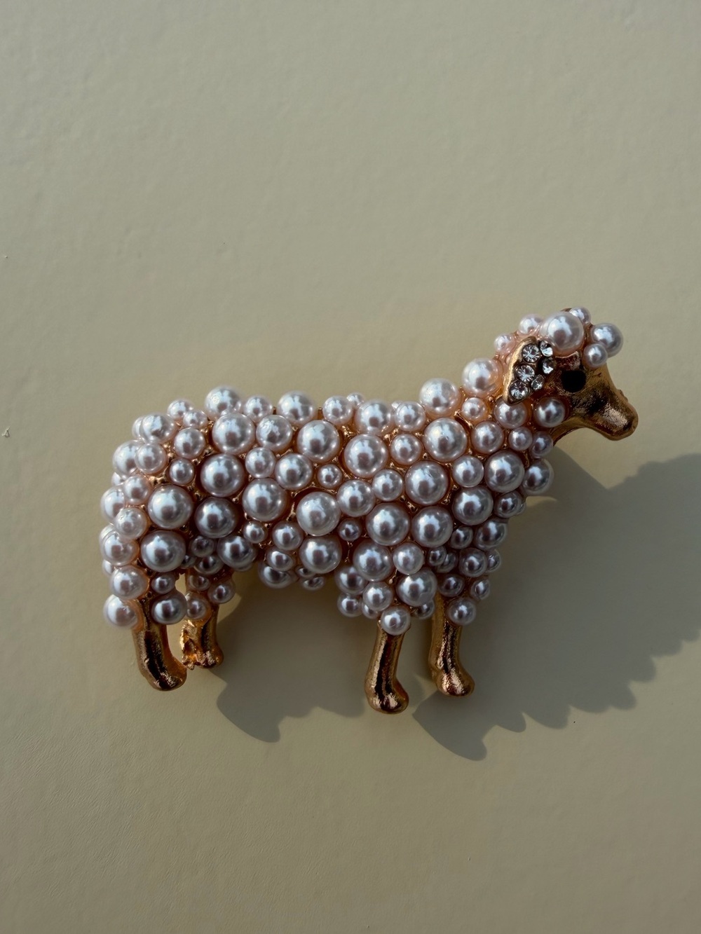 Pearl-Cluster Sheep Brooch - Gold Tone